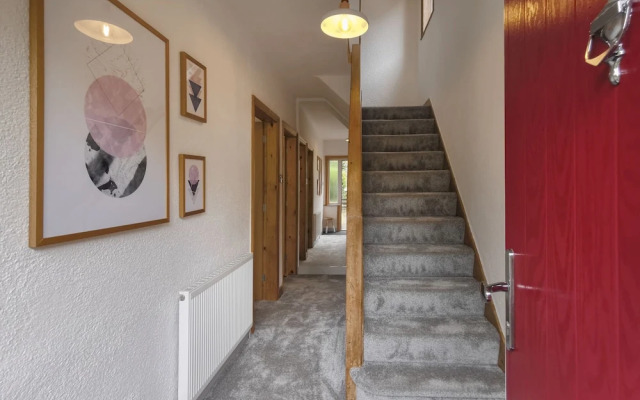 Ellerthwaite Place Getaway with Hot Tub