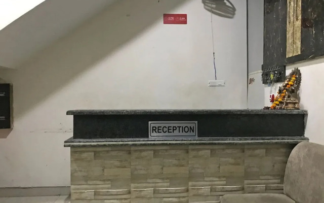 OYO 15771 4 Season Hotel