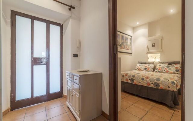 Colosseo Modern Apartment