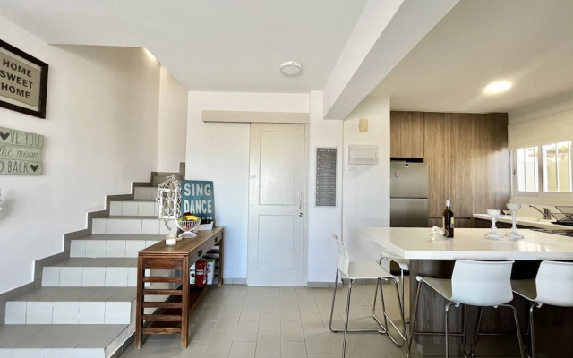 93 KAP - Stay Almyra House