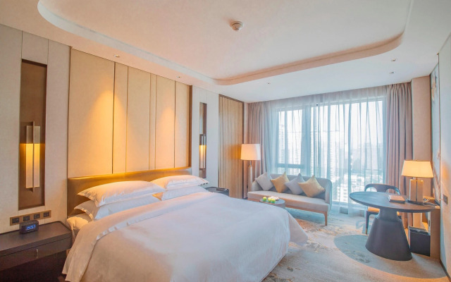 Sheraton Yunfu Xinxing Hotel