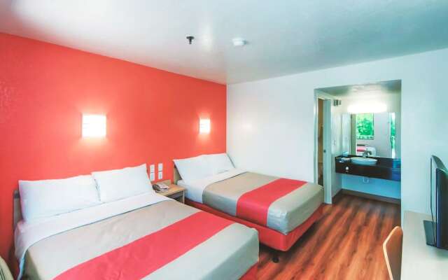 Motel 6 Cleveland East Macedonia