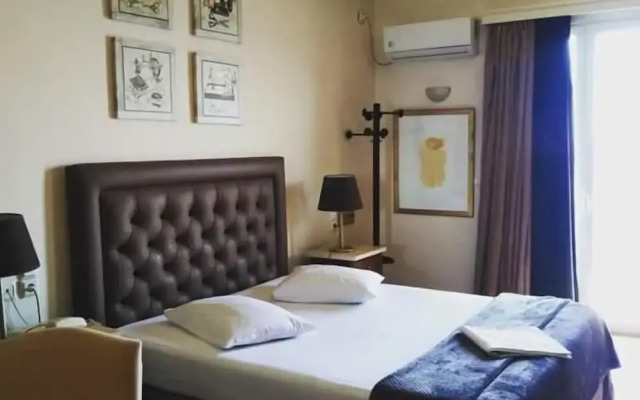 Hotel Queens Leriotis