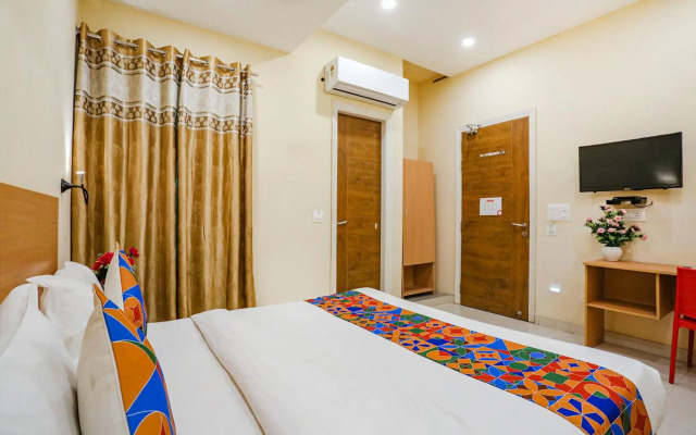 OYO Townhouse 1051 Galaxy Inn