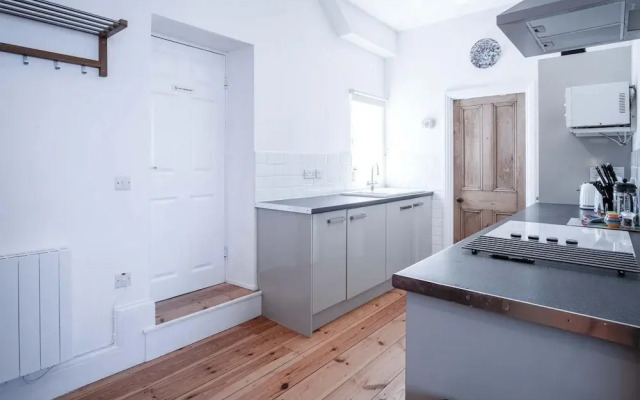Sea Glass - 2 Bedroom Apartment - Manorbier