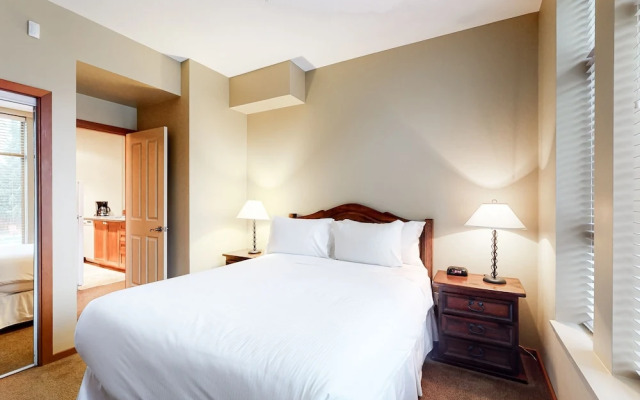 Whistler Cascade Lodge