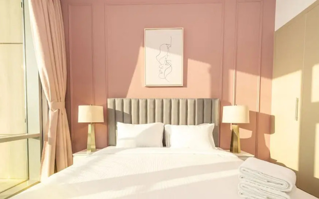 LUX The Elegant Residence Amna Tower