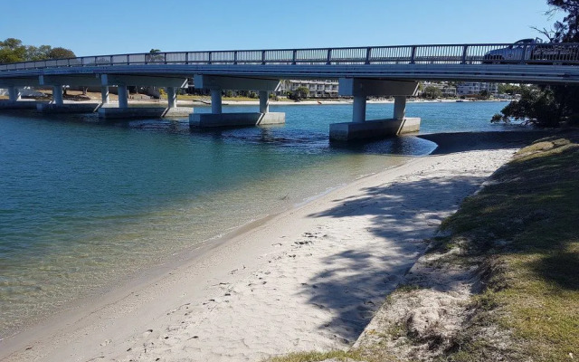 Unit 4 Weyba Lodge Noosa