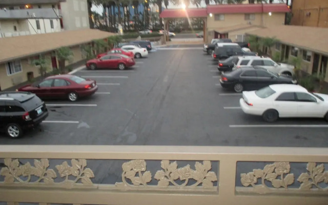 Econo Lodge At The Park