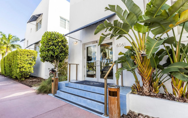 Oceanside Hotel and Suites