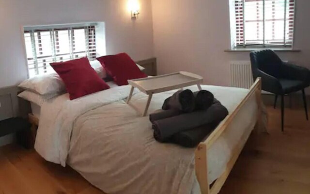 Sparks - Family Suite in Canalside Guesthouse