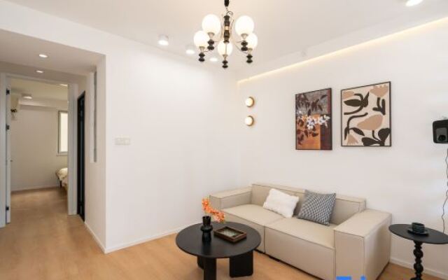 Shanghai Yidu High rise Homestay (Tianzifang Branch)
