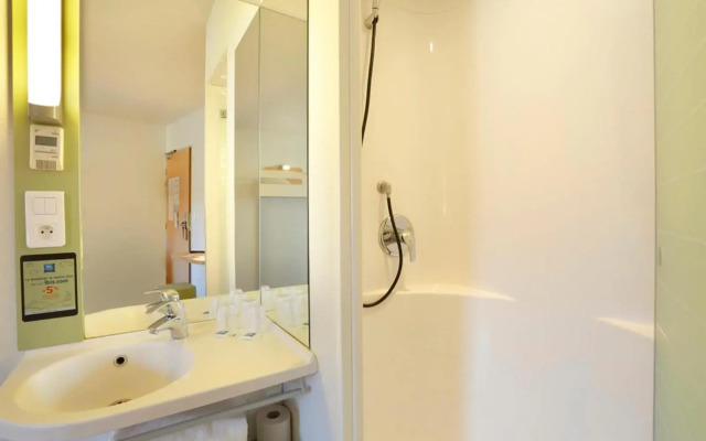 First Inn Hotel