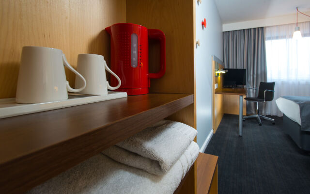 Holiday Inn Express Warwick - Stratford-upon-Avon, an IHG Hotel