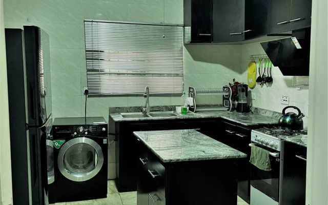 Entire serviced Two bedroom house Abuja - Six Stars apartment