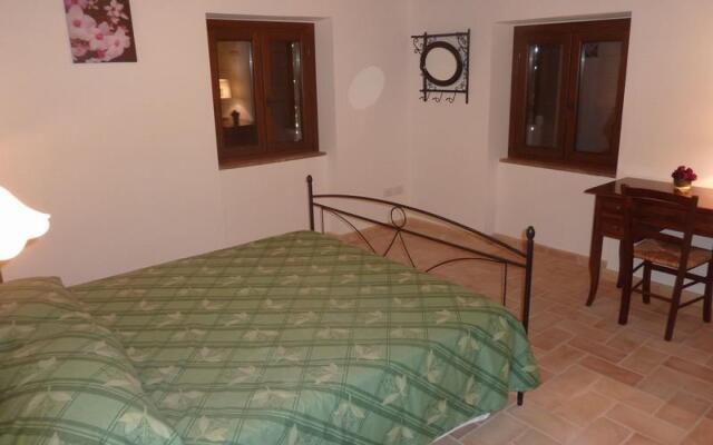 Villa in Le Marche with stunning views-Villa Monteverde