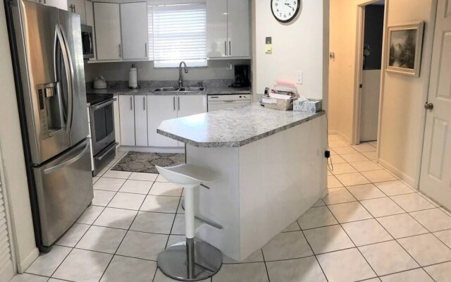 Le Frontenac 210 by Go Florida Condo Sunny Isles