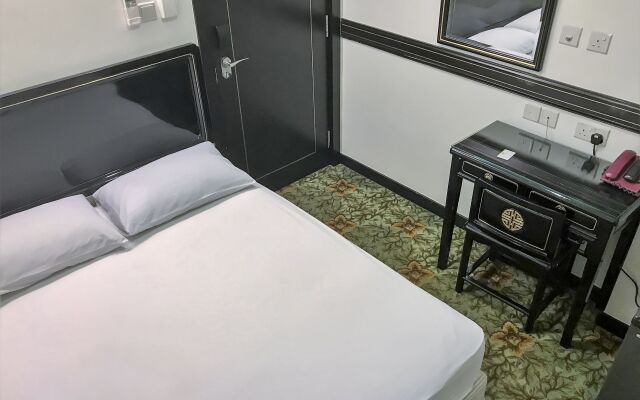 RedDoorz Hotel near Marine Parade Central (SG Clean Certified)