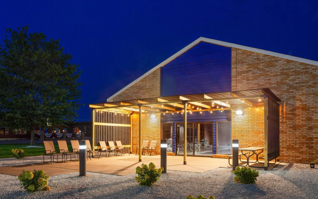 Days Inn by Wyndham Eagle River