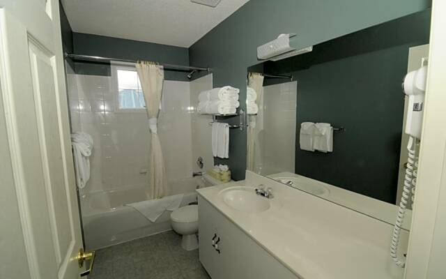 Banff Boundary Lodge