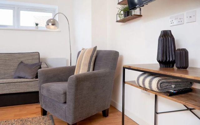 Ida Pod Places - New Cross Gate