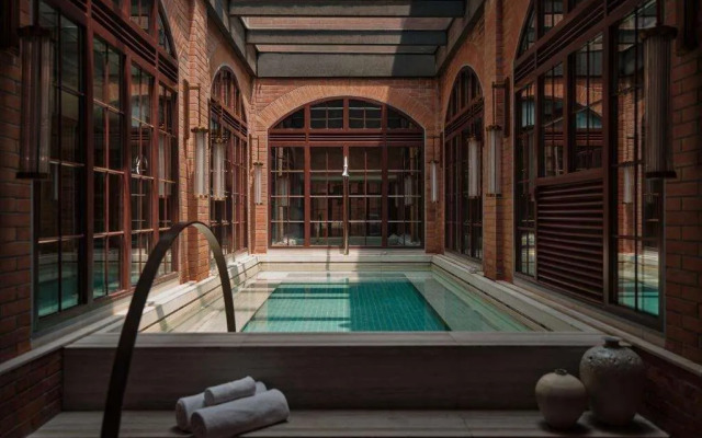 Capella Shanghai, Jian Ye Li