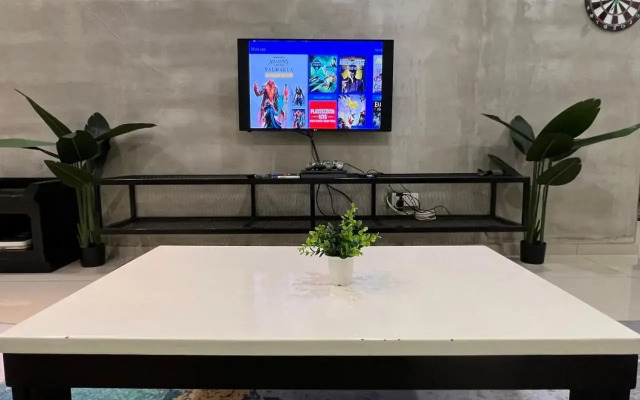 R3troHouse 3Bedroom with AC PS4,POOL TABLE,TVBOX
