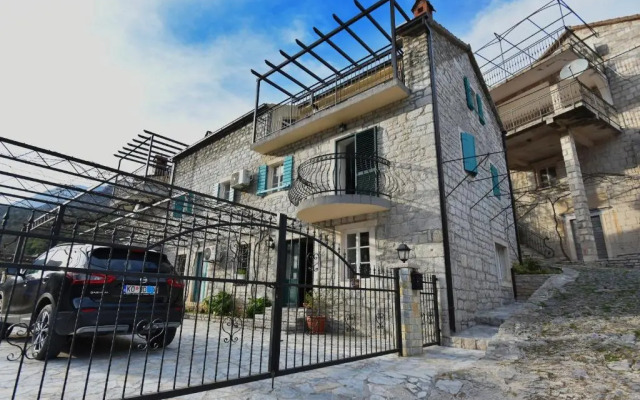 Stone House Morinj
