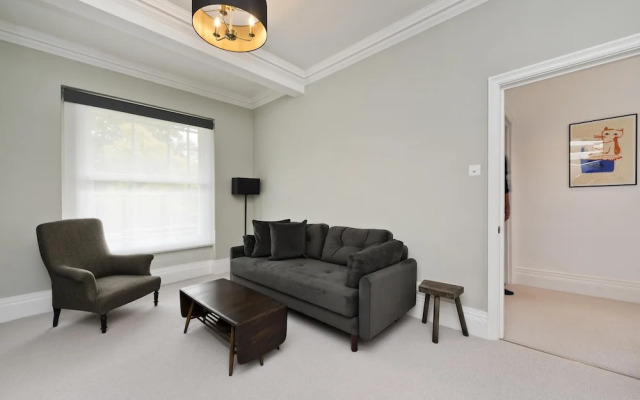Perfect Pied-a-terre in Clapham by Underthedoormat
