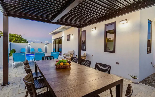 La Perla 2br2ba Home w Private Pool Patio BBQ