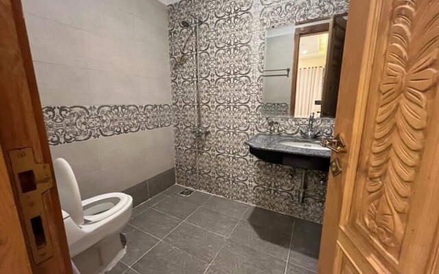 Lavish Guest House G-8