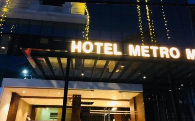 The Metro Manor