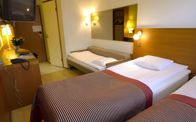 Pilot Airport Hotel
