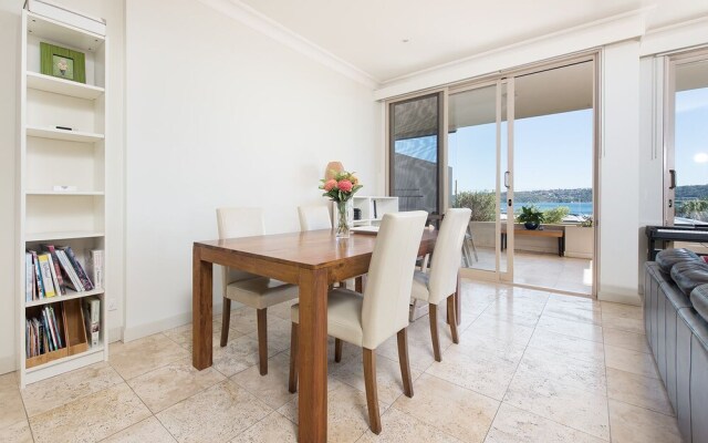 Stylish 2 Bdr Overlooking Parsley Bay H379