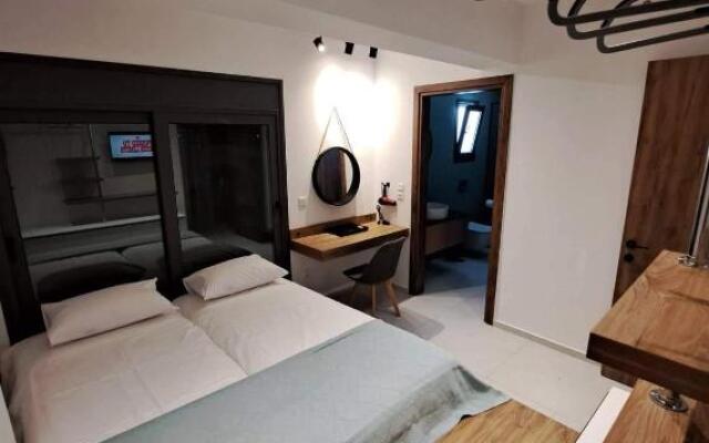 Courtyard Luxury Suites Marianthi