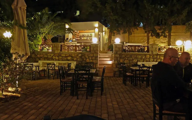 Oasis Hotel