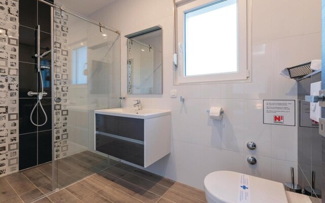 Awesome Home in Fazana With Wifi and 5 Bedrooms