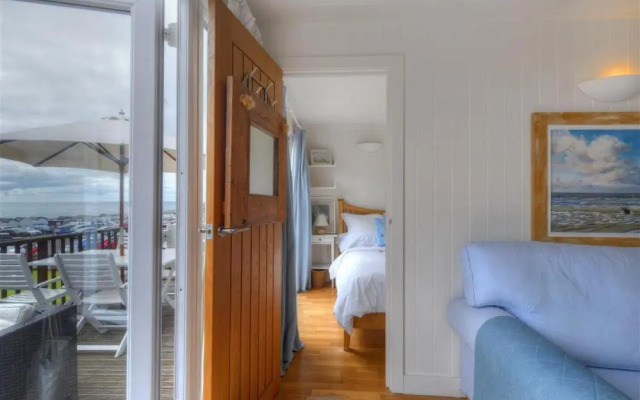 8 Bowling Green Chalets