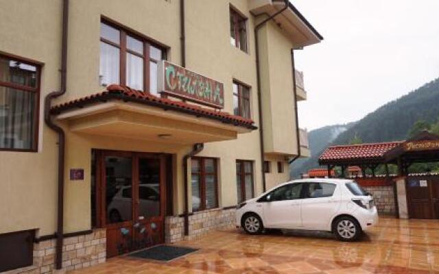 Hotel Stilyana Adults Only