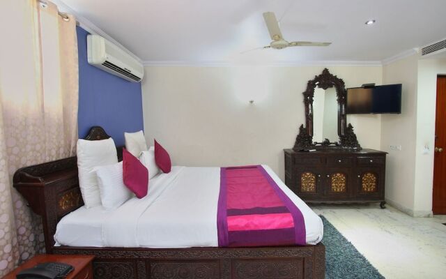 OYO 4452 Hotel Pigeon International