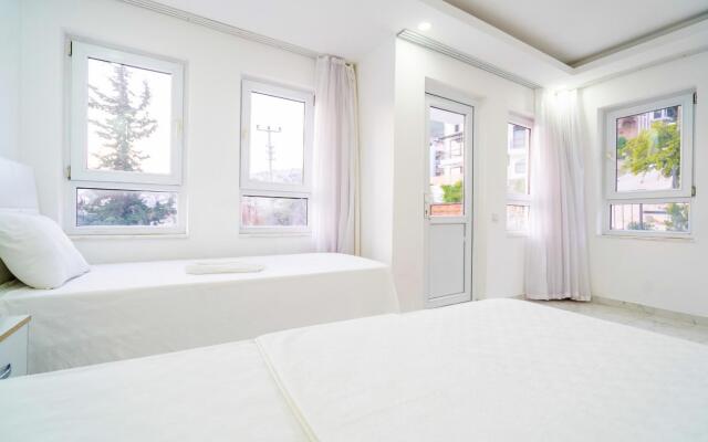 Flat with Shared Pool, Terrace and Jacuzzi in Kas