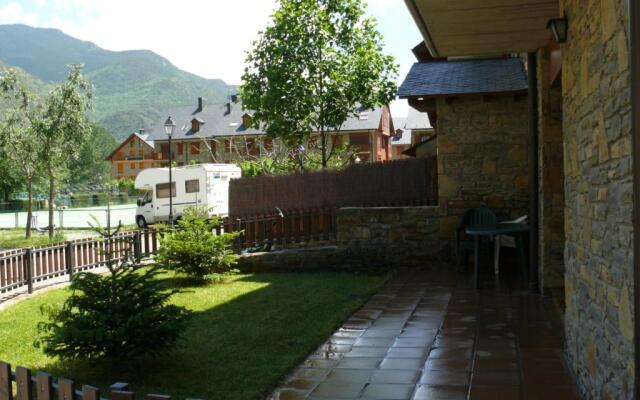 Apartamentos wifi Baqueira & Aigüestortes con jardín privado