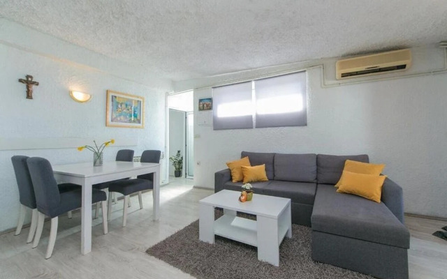 Jure - Terrace With Amazing sea View - A1 Leona