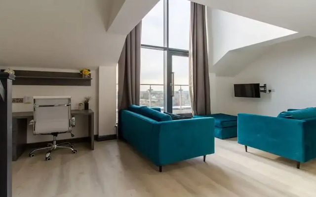 The Residence Coventry by Paymán Club