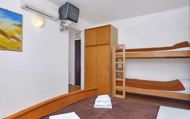 Apartment Cico Hvar/Pokrivenik 19132