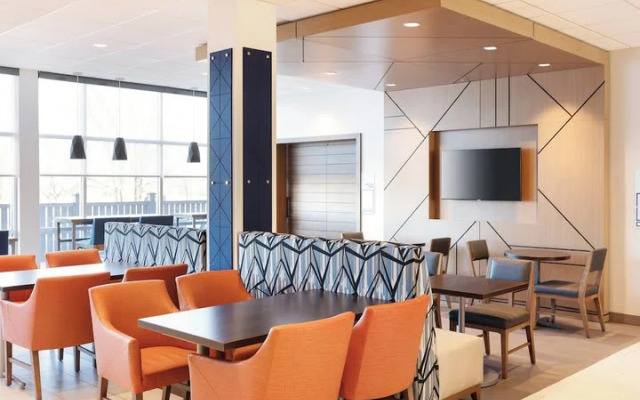 Holiday Inn Express & Suites DIAMOND