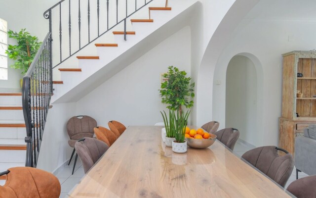 Tranquil Holiday Home in Moraira With Private Pool