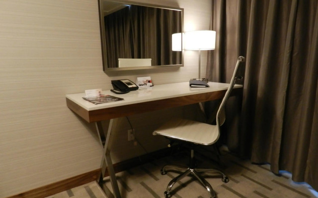 Radisson Hotel & Conference Centre Calgary Airport