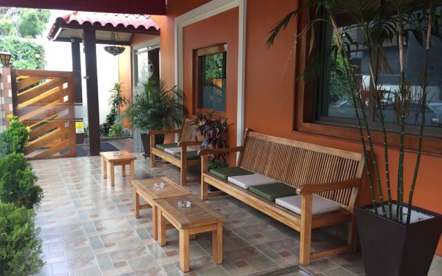 Hotel Tinkus Inn