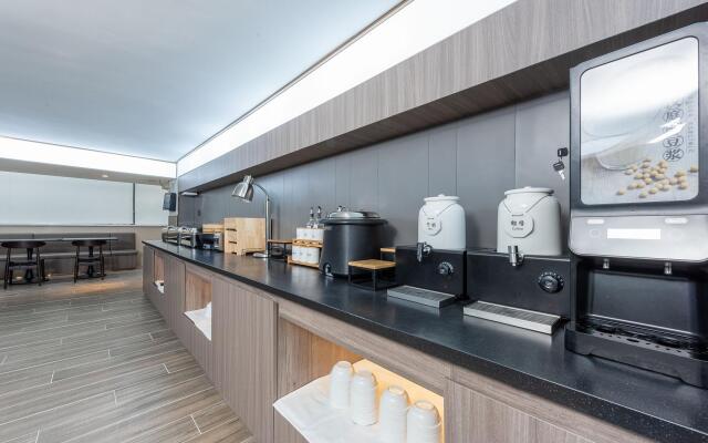 Hanting Hotel Lincang No.1 Middle School